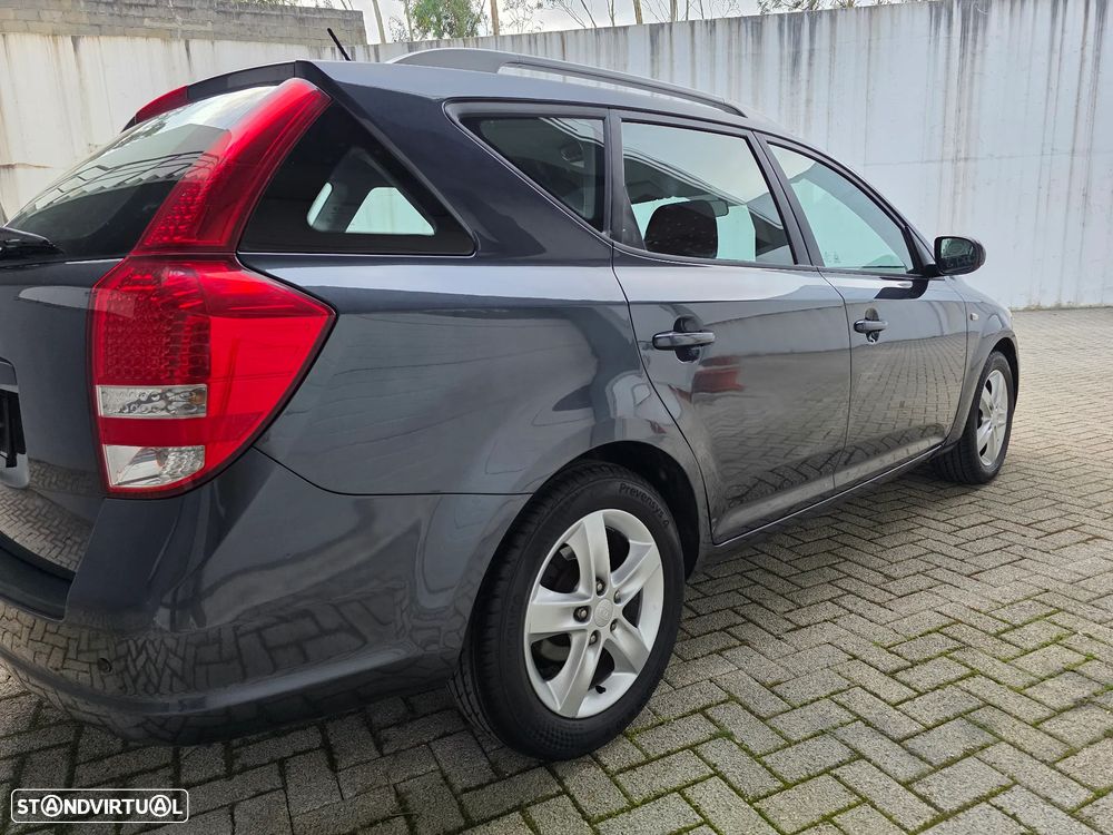 Kia Ceed SW 1.4 CVVT LX ISG - 33