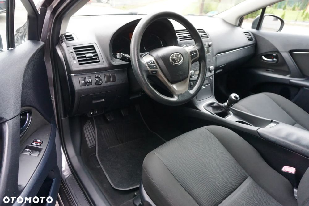 Toyota Avensis Combi 1.6 Comfort - 7