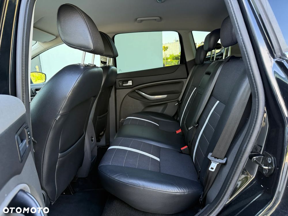 Ford Kuga - 28