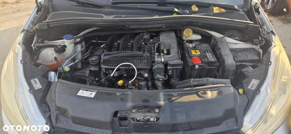 PEUGEOT 208 1,2 pas przedni czołówka - 5
