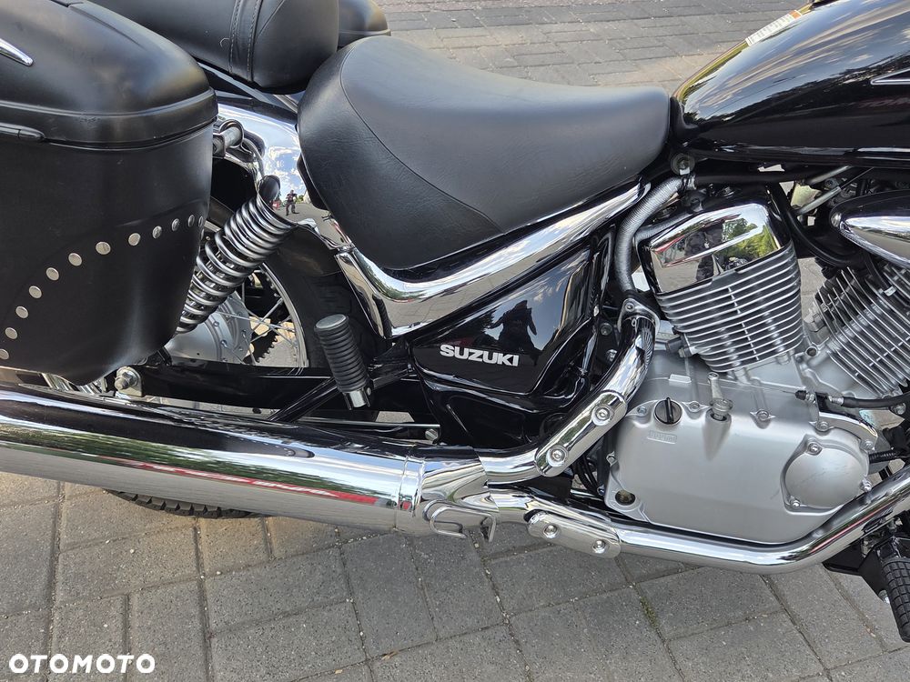 Suzuki Intruder - 22