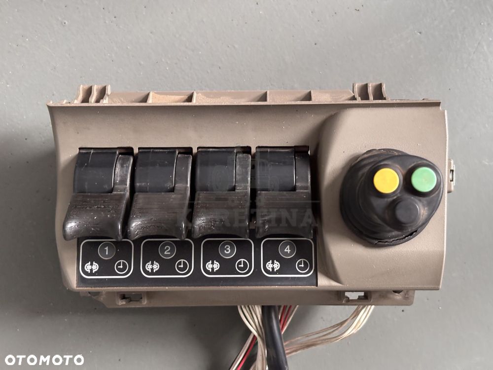 Case Magnum Puma Joystick Panel Przełącznik Przycisk 90493671 84208739