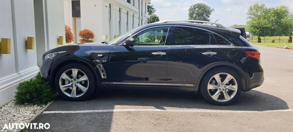 Infiniti QX70 - 7