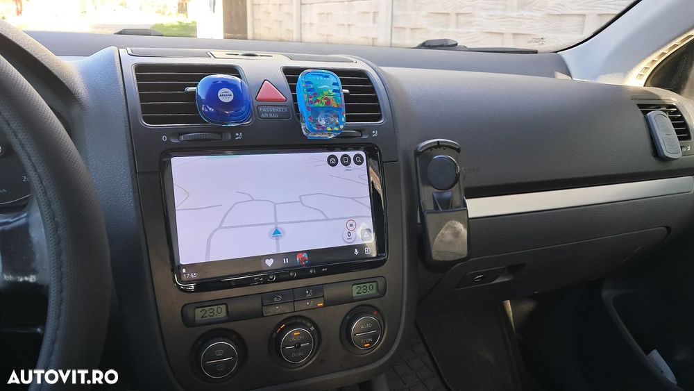 Volkswagen Jetta - 4