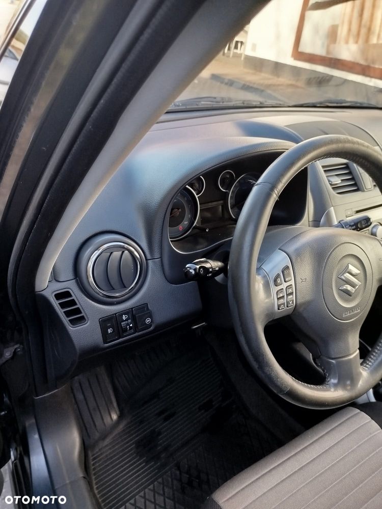 Suzuki SX4 1.6 Comfort - 14