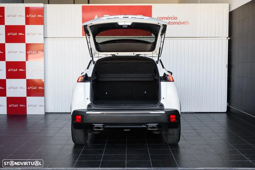 Peugeot 2008 1.2 PureTech Allure EAT8 - 17