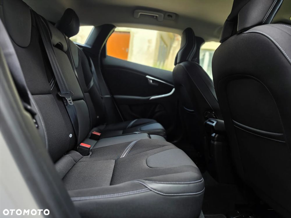 Volvo V40 - 22