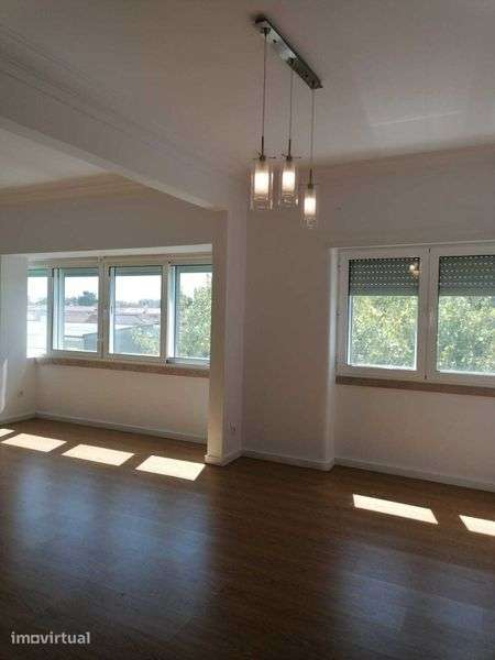 Arrenda-se apartamento em avenida de Roma, 116 - Grande imagem: 2/10