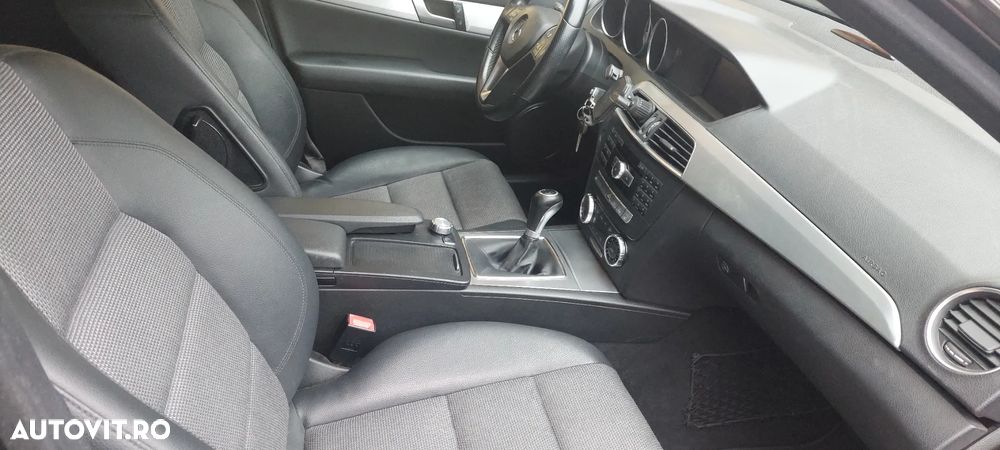 Mercedes-Benz C 180 CDI DPF (BlueEFFICIENCY) Avantgarde - 19