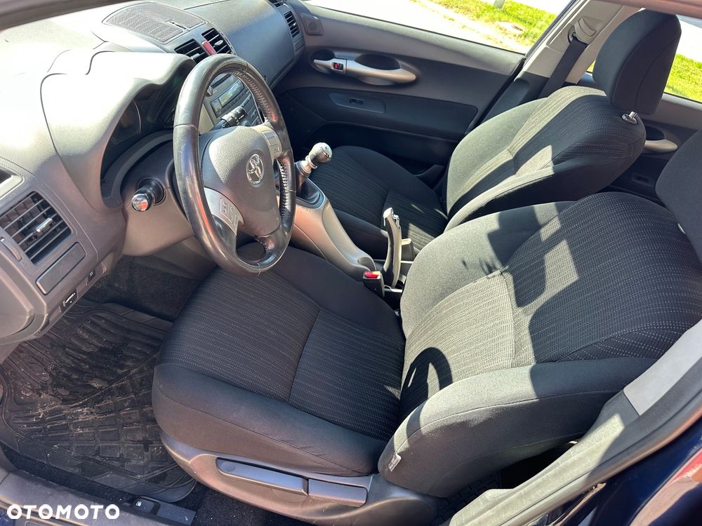 Toyota Auris 2.0 D-4D Premium - 24