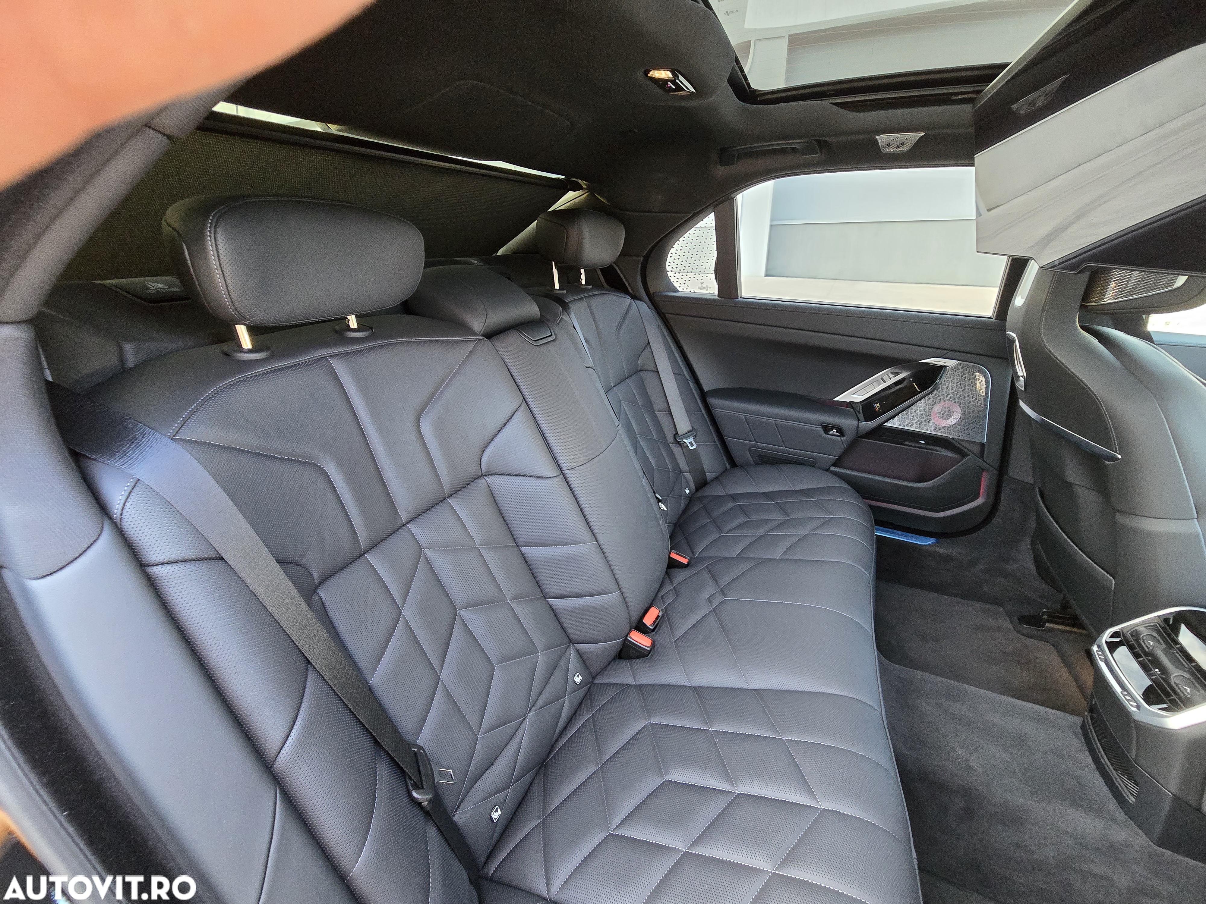 BMW Seria 7 740d xDrive MHEV - 14