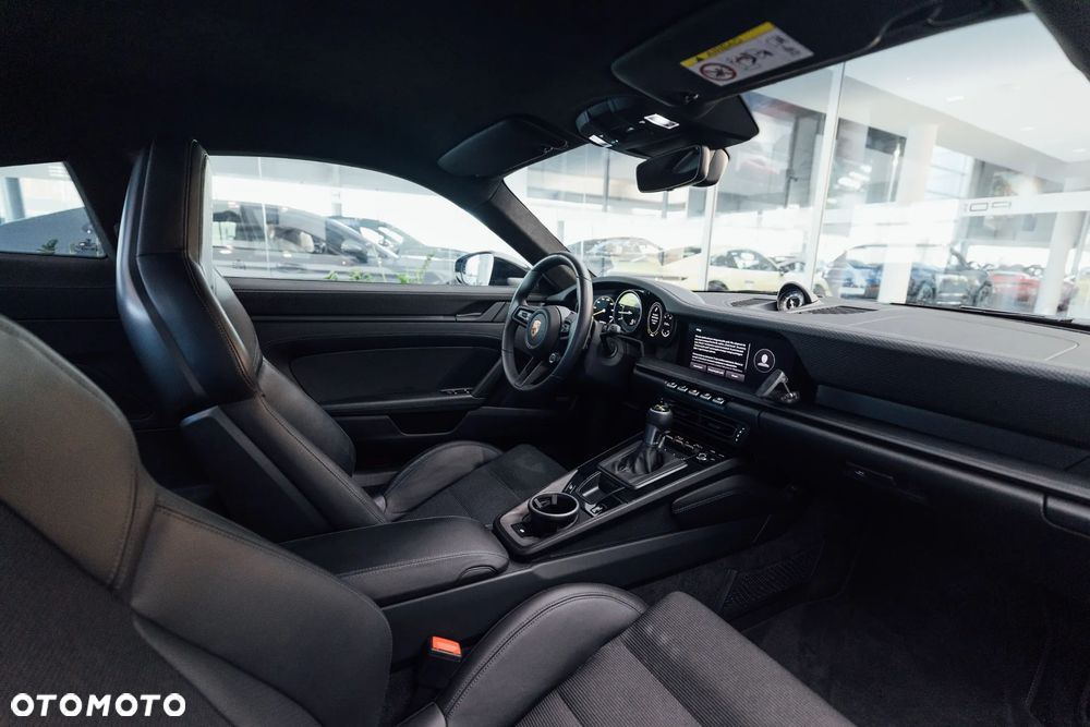 Porsche 911 GT3 Touring PDK - 21