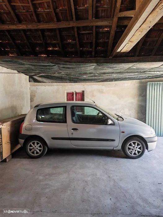 Renault Clio 1.9 D RN - 3