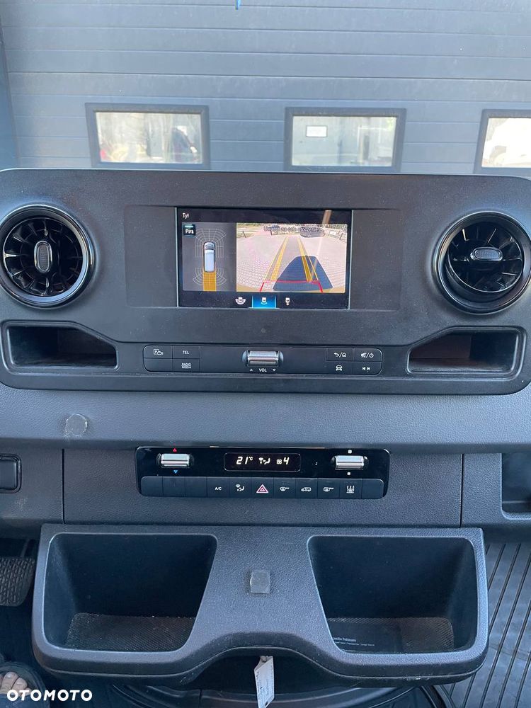 Mercedes-Benz Sprinter - 13