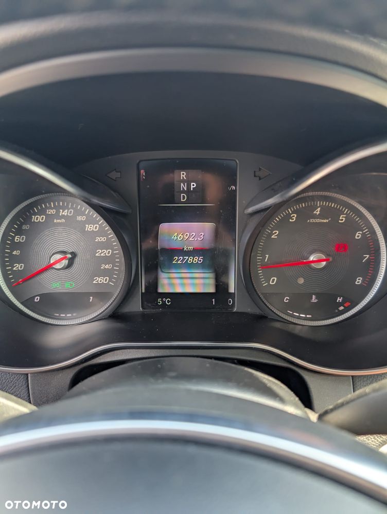 Mercedes-Benz GLC - 26