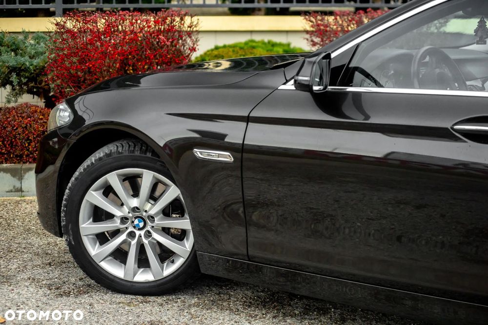 BMW Seria 5 530d Sport-Aut Luxury Line - 36