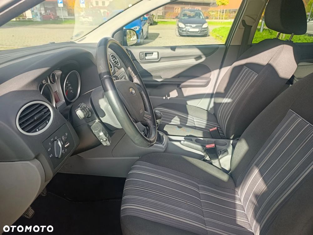 Ford Focus 1.6 TDCi DPF Trend - 12