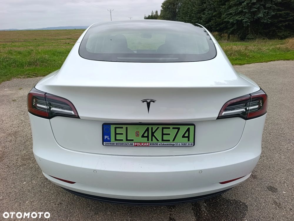 Tesla Model 3 - 4