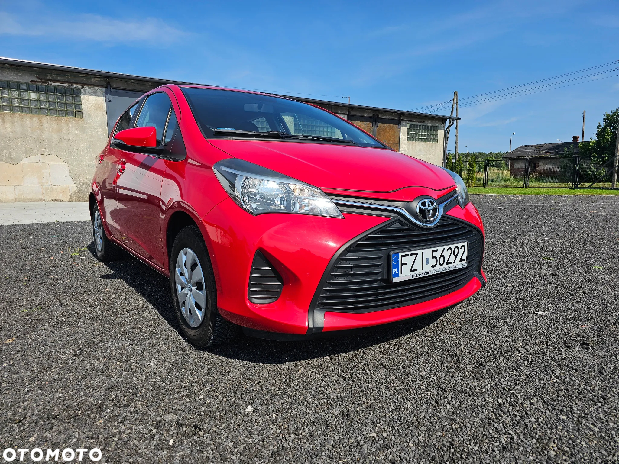 Toyota Yaris 1.0 Sol - 2
