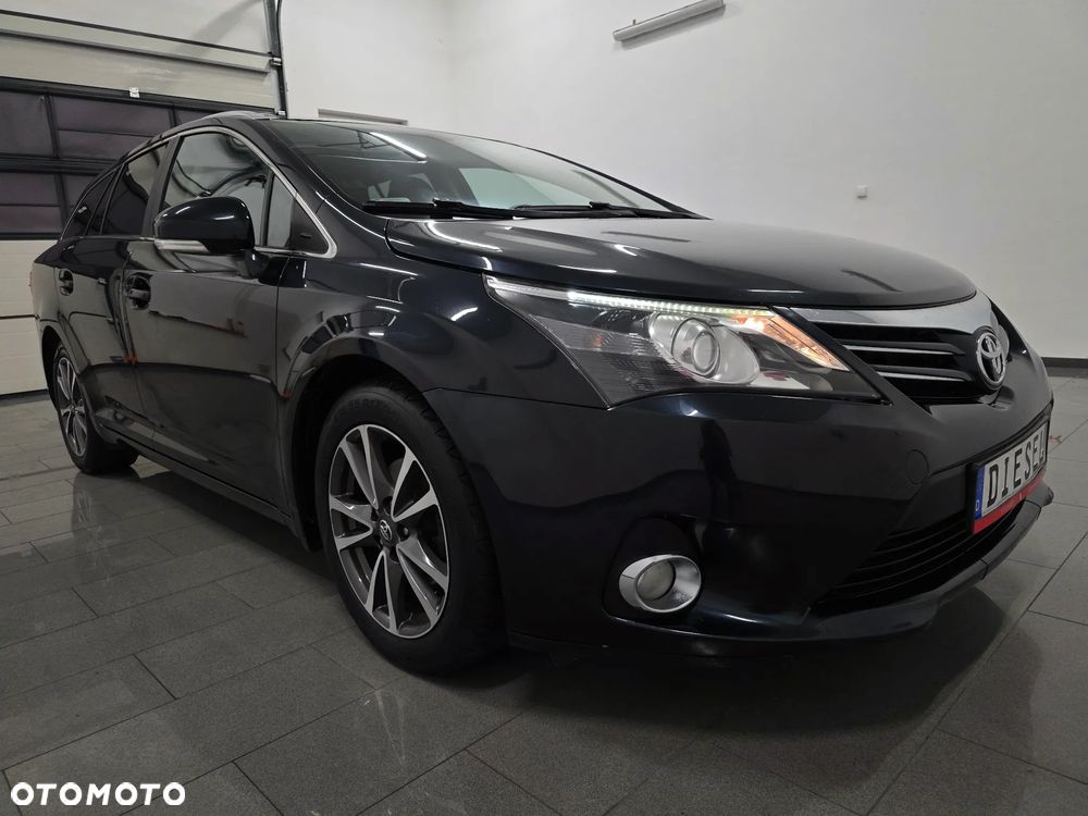 Toyota Avensis 2.0 D-4D Sol Premium - 1