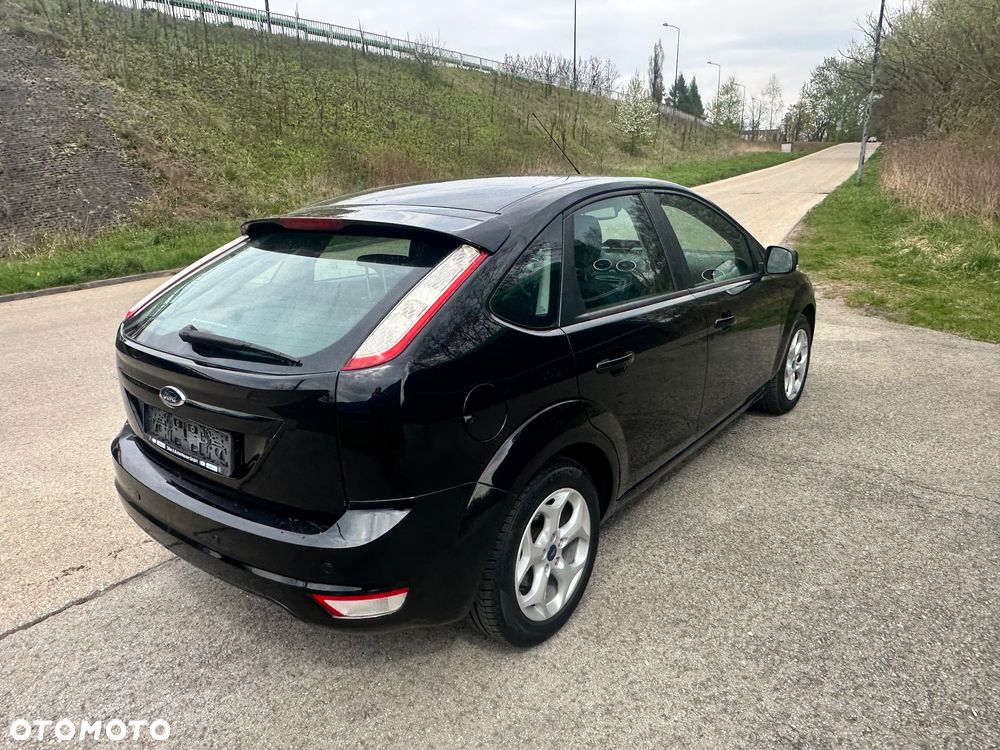 Ford Focus 1.8 Titanium - 9