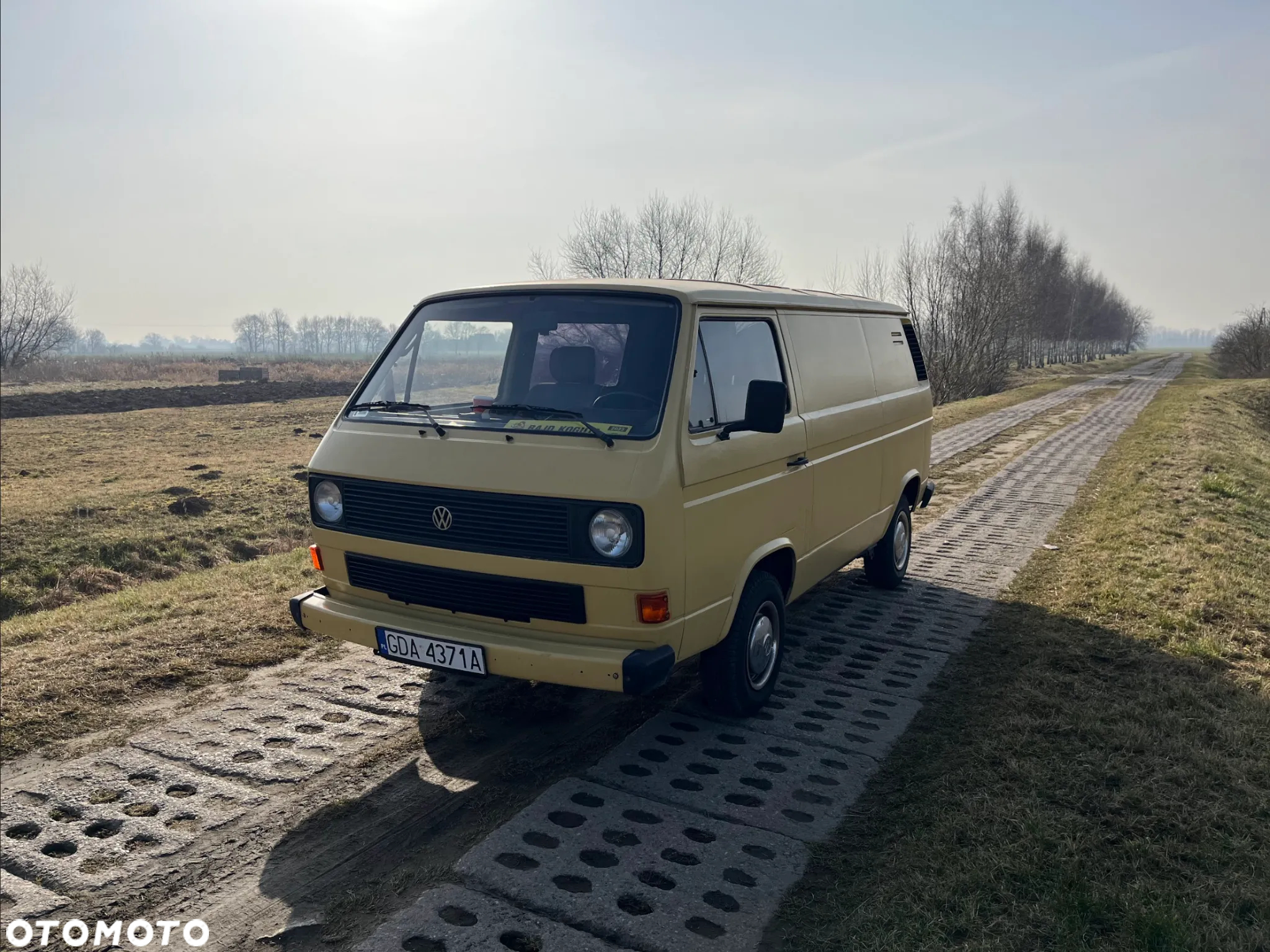 Volkswagen Transporter - 2