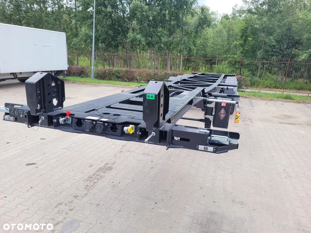 LeciTrailer Wynajem podkontenerówka HC 40' - 45'  waga 3.780 kg, ADR - 5