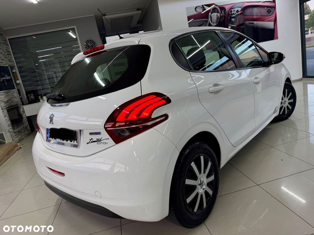 Peugeot 208 - 19