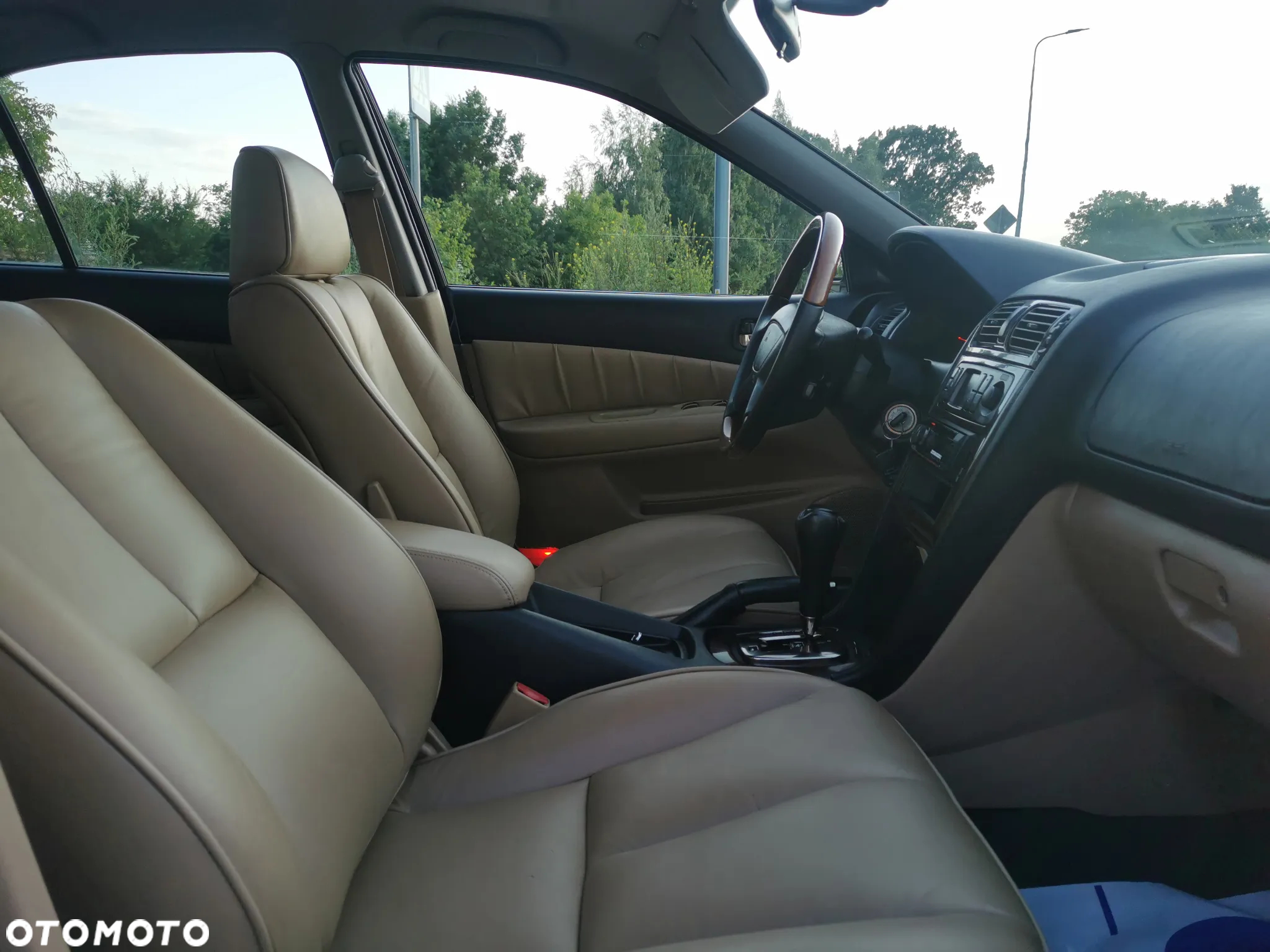 Mitsubishi Galant - 17