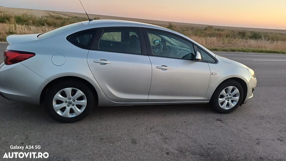 Opel Astra - 2