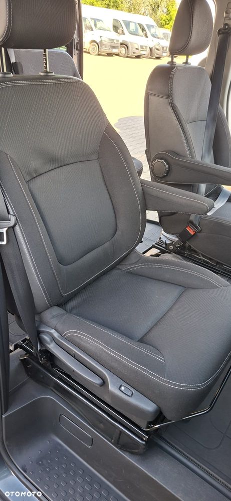 Renault Trafic 2.0 dCi EDC - 17