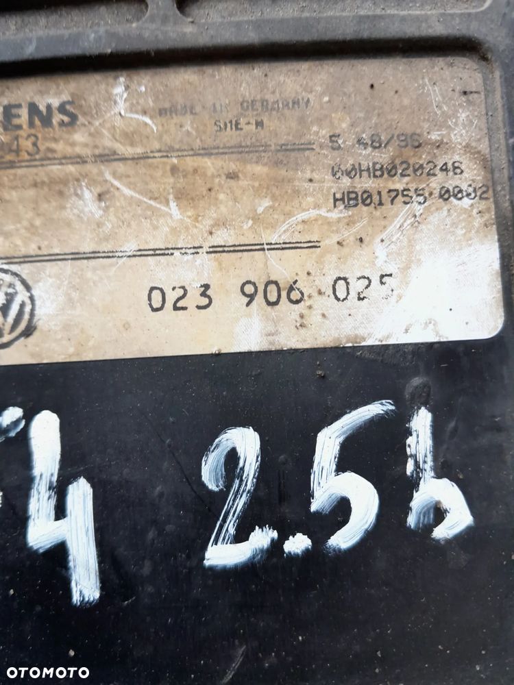 Sterownik silnika VW T4 2.5 b 023906025 - 2