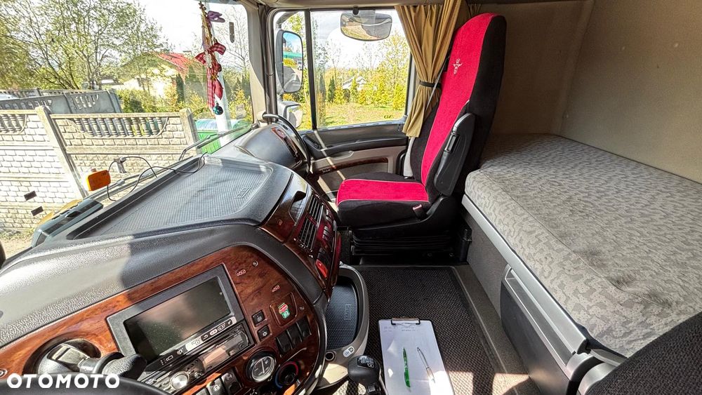 DAF FAR XF - 7