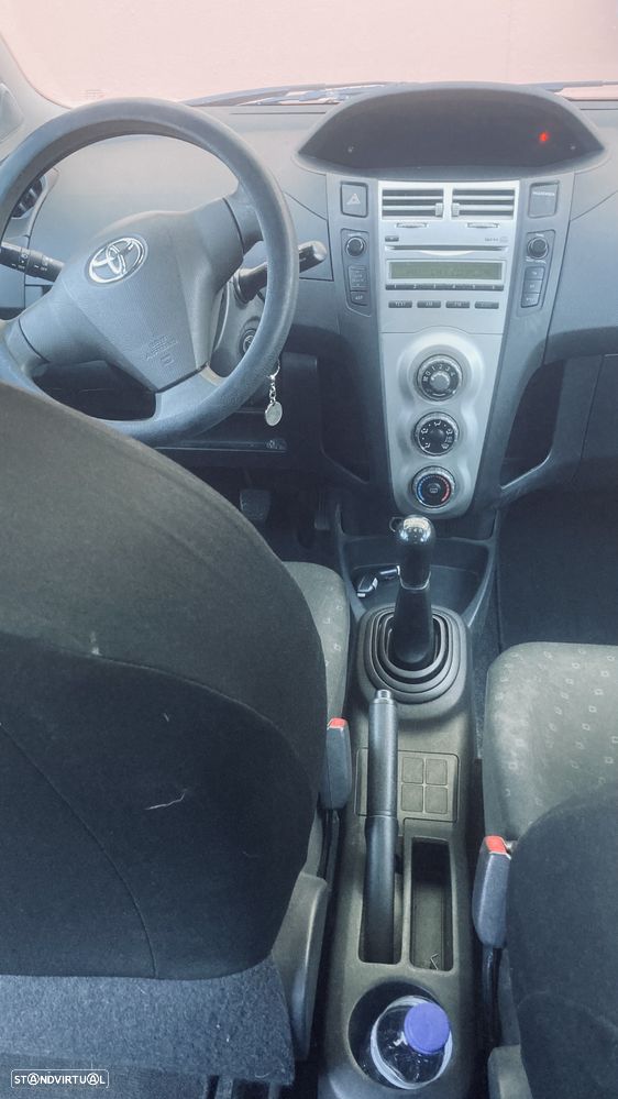 Toyota Yaris 1.0 VVT-i - 7