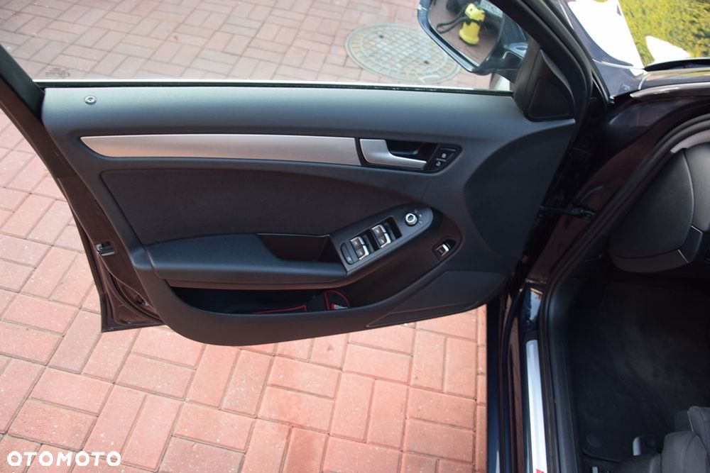 Audi A4 Avant 2.0 TDI DPF clean diesel quattro Ambiente - 24