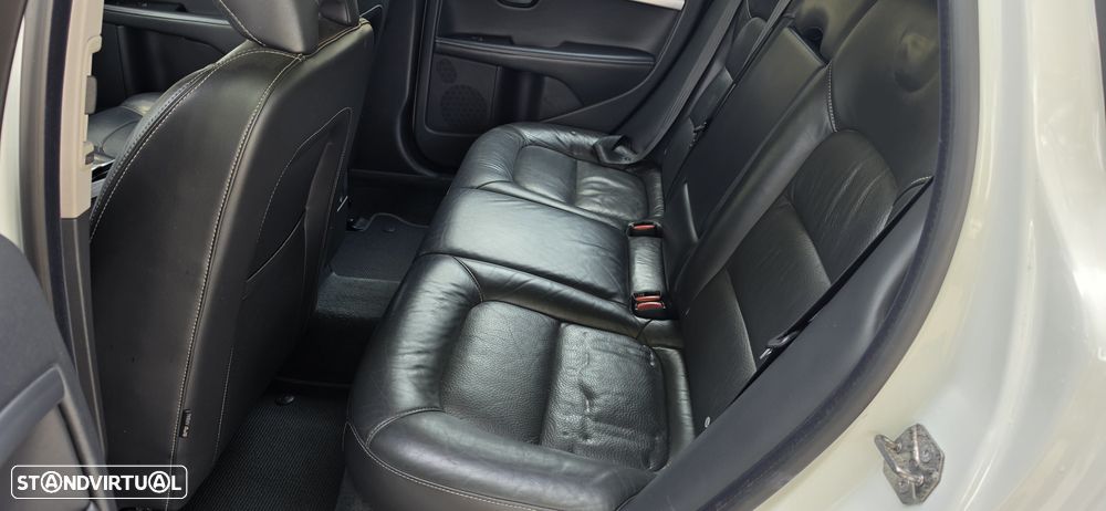 Volvo XC 70 2.0 D4 Momentum Geartronic - 23