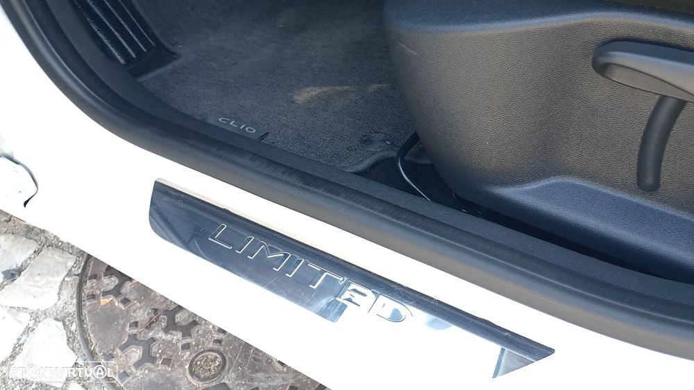Renault Clio 1.5 dCi Limited EDition - 29