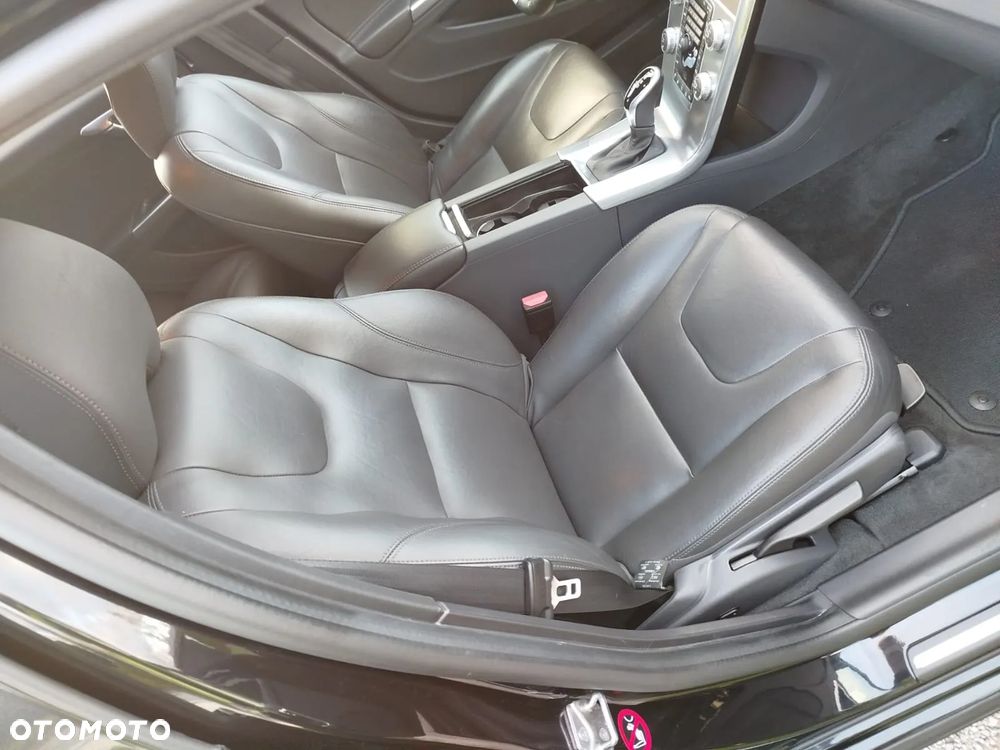 Volvo V60 D4 Geartronic Summum - 28