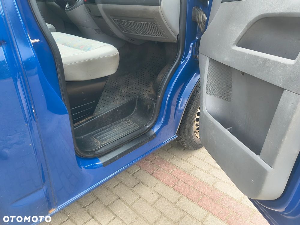 Volkswagen T5 - 22