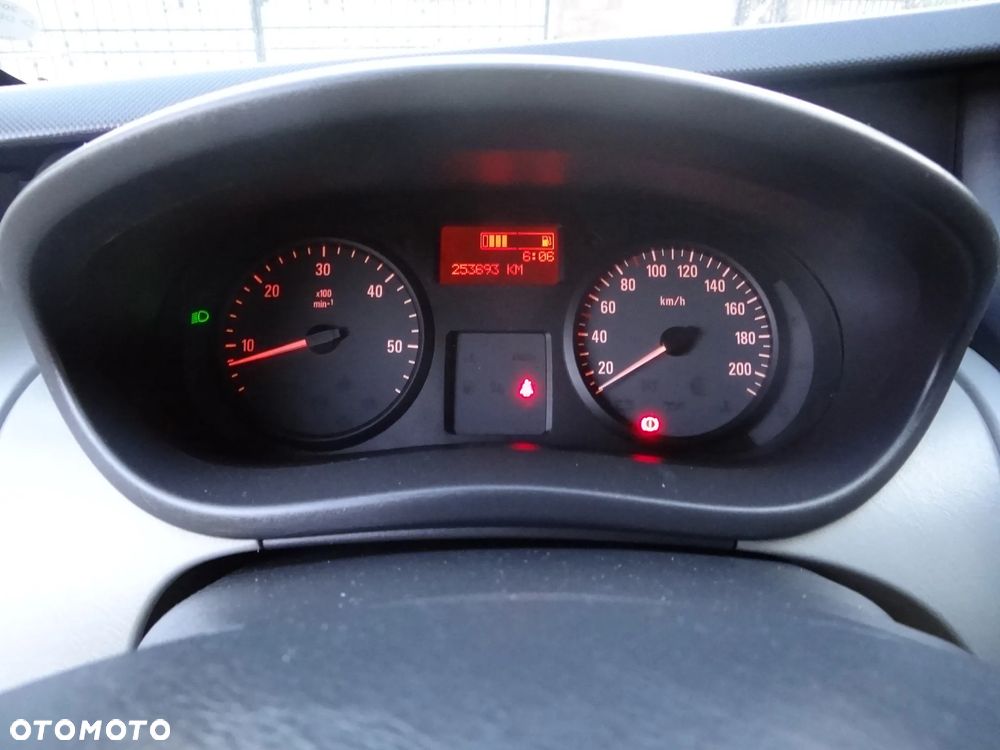Opel Vivaro - 13