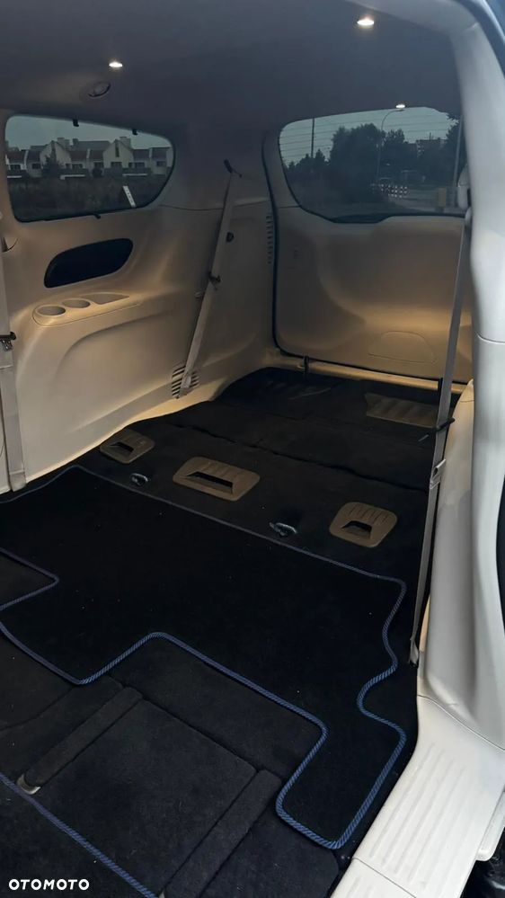 Chrysler Pacifica - 5