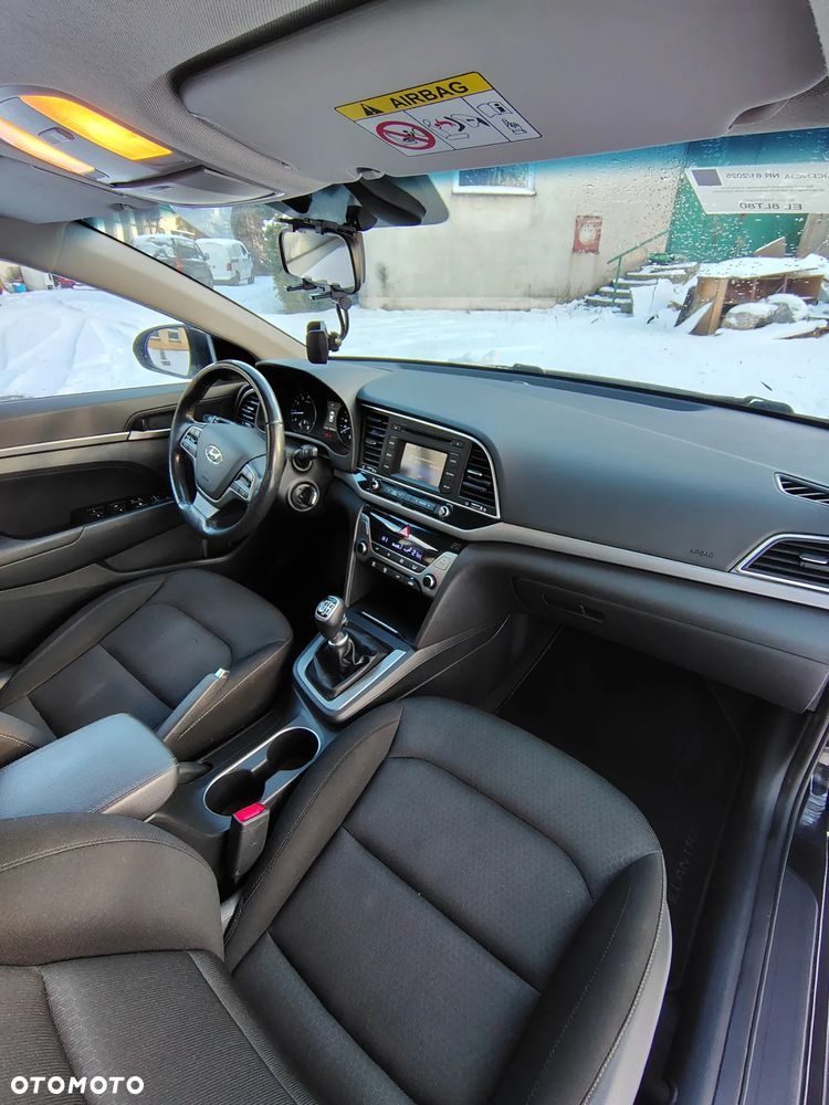 Hyundai Elantra 1.6 Comfort - 22