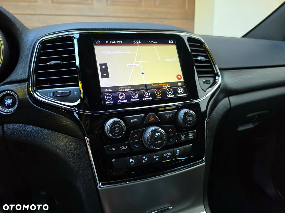 Jeep Grand Cherokee - 21