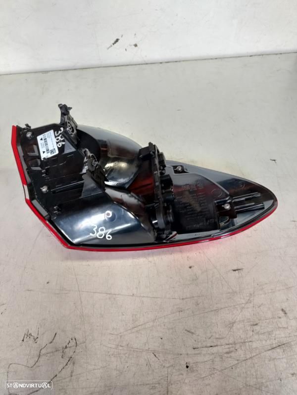 Farolim Direito Do Painel Lanterna Tras Stop Drt Bmw 2 Active Tourer ( - 9