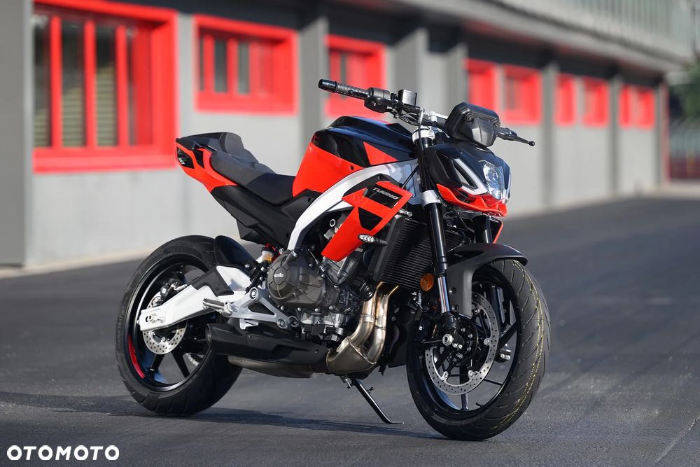 Aprilia Tuono - 6