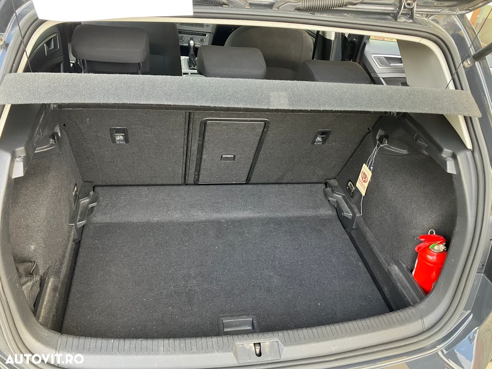 Volkswagen Golf - 26
