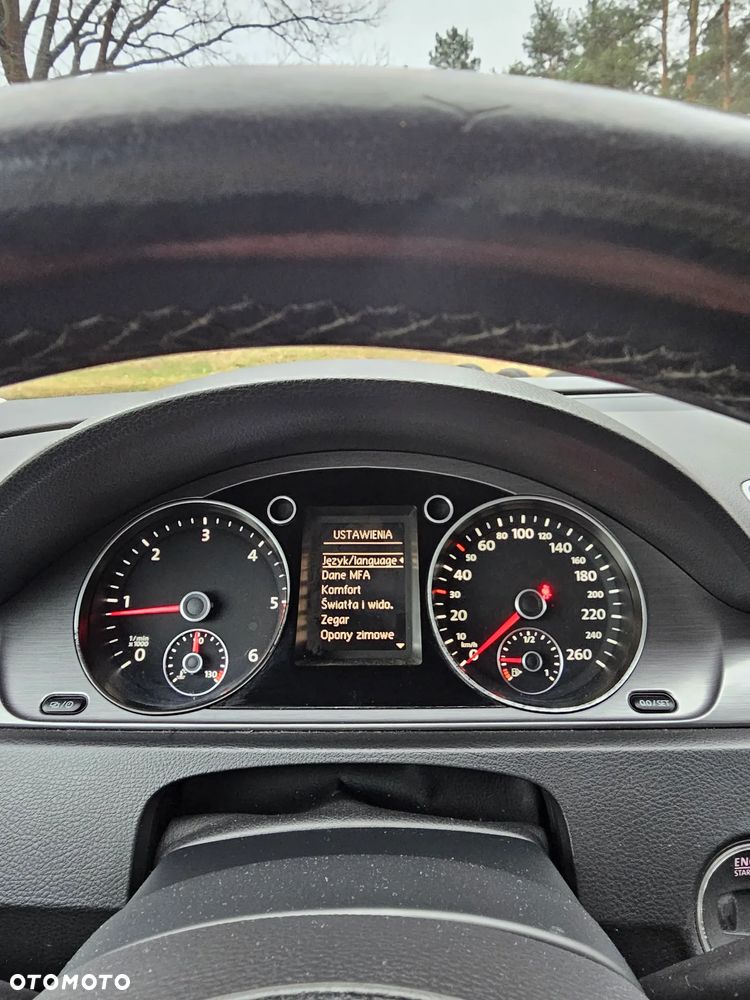 Volkswagen Passat 2.0 TDI Highline - 17