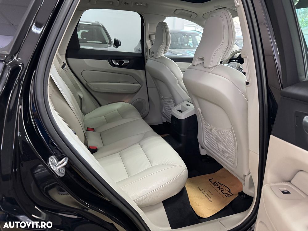 Volvo XC 60 T6 AWD Plus Dark - 18