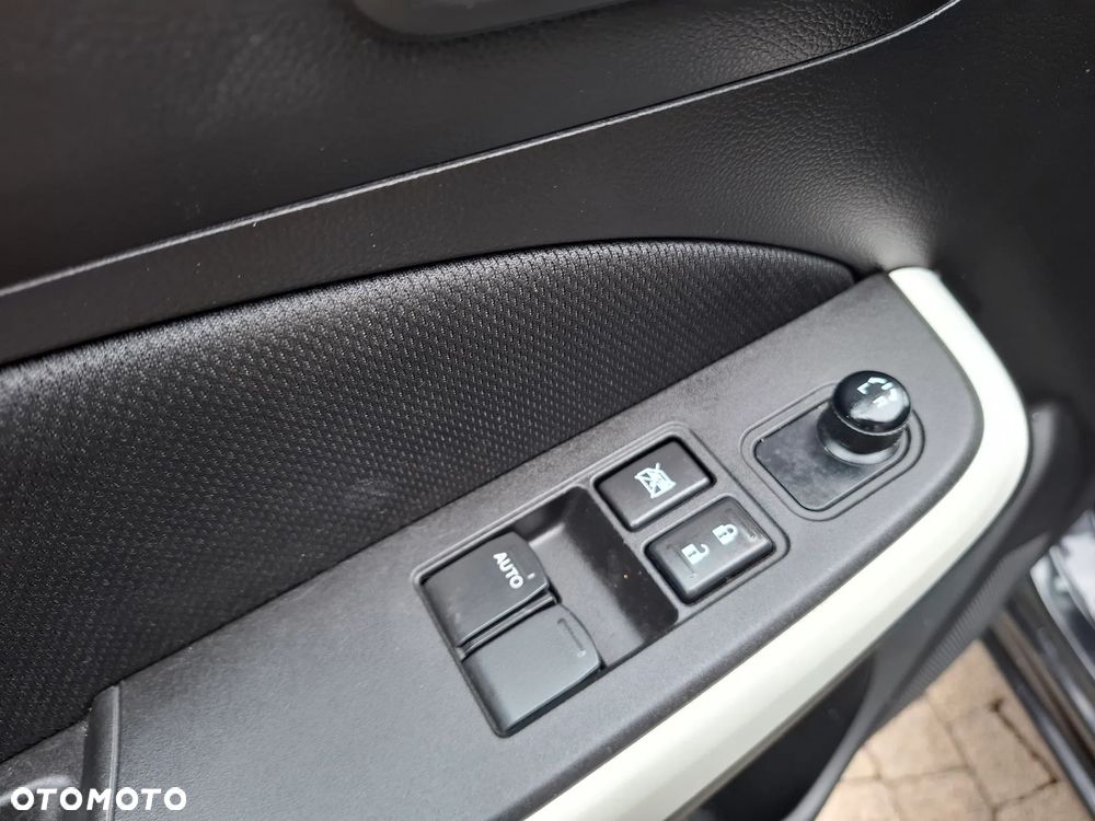 Suzuki Swift 1.2 Dualjet Hybrid Allgrip Comfort - 12