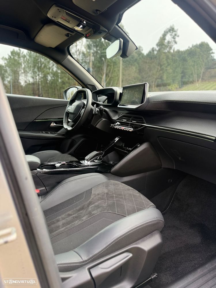 Peugeot 2008 PureTech 130 EAT8 GT Pack - 18